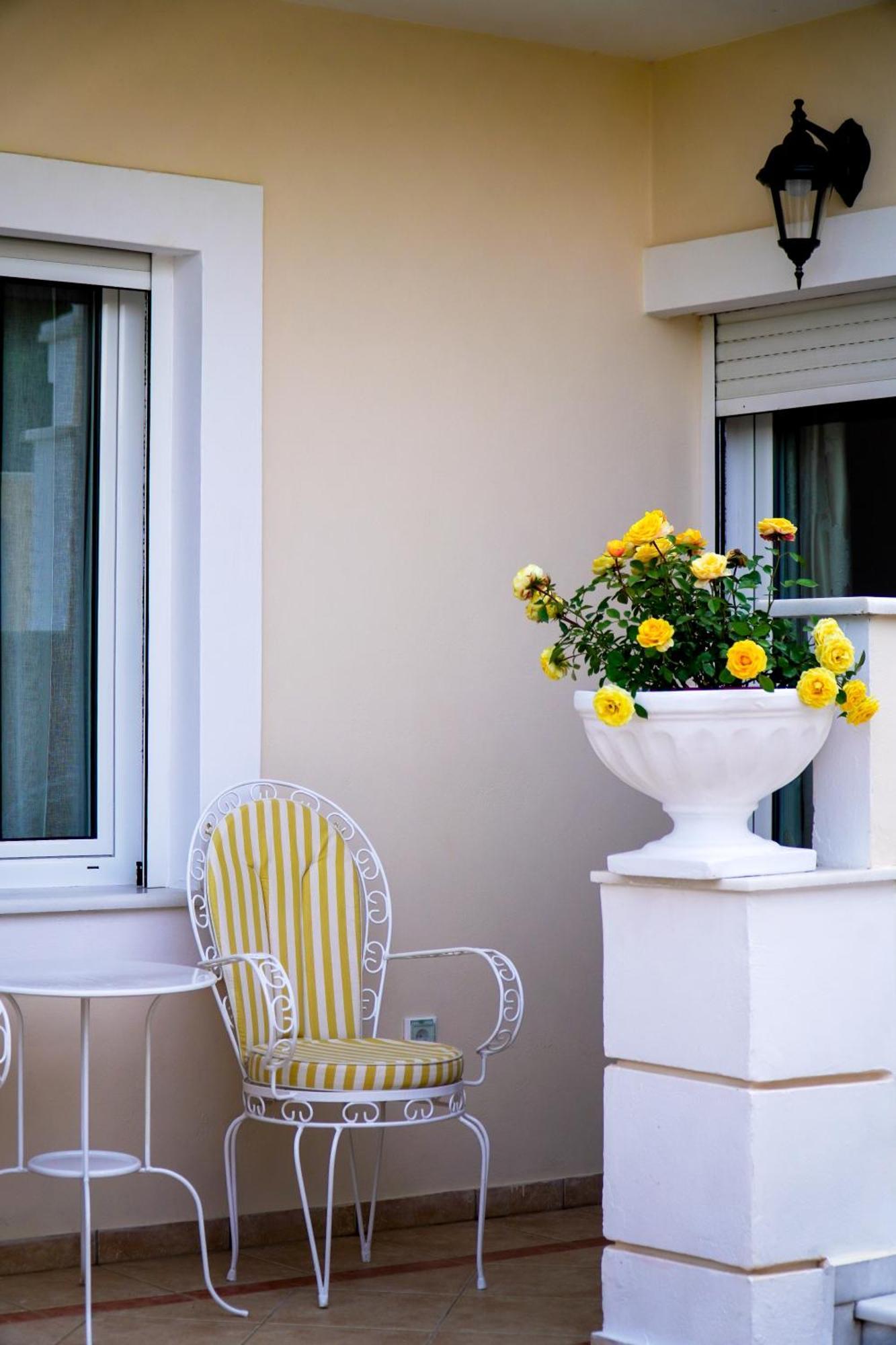 Cozy Artemis House Near Athens Airport Apartment Bagian luar foto